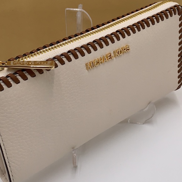 MICHAEL KORS JET SET TRAVEL LARGE THREE QUARTER ZIP WALLET LIGHT CREAM MULTI - Picture 11 of 16